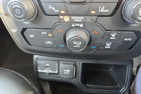 DN20GOE Jeep Renegade 1.0 T3 GSE Limited 5dr Thumbnail #37