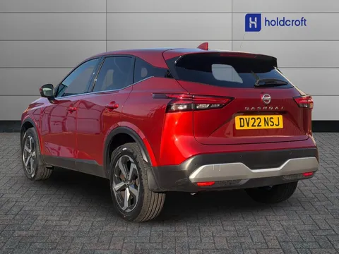 DV22NSJ Nissan Qashqai 1.3 DiG-T MH N-Connecta 5dr Thumbnail #4