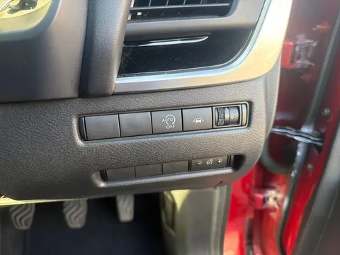 DV22NSJ Nissan Qashqai 1.3 DiG-T MH N-Connecta 5dr Thumbnail #23
