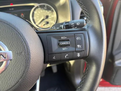 DV22NSJ Nissan Qashqai 1.3 DiG-T MH N-Connecta 5dr Thumbnail #24