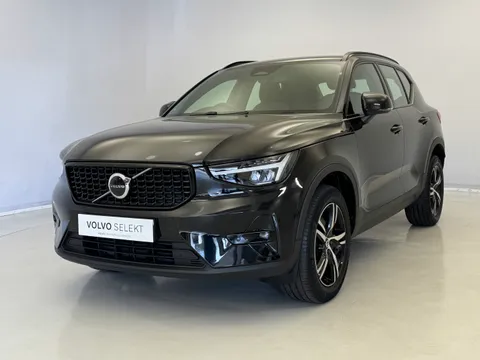 DX22LWH Volvo XC40 2.0 B3P Plus Dark 5dr Auto Thumbnail #3