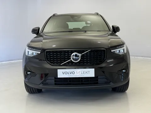 DX22LWH Volvo XC40 2.0 B3P Plus Dark 5dr Auto Thumbnail #2