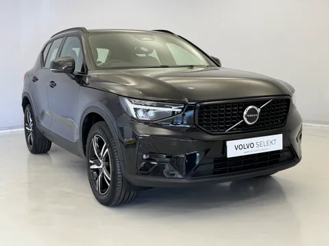 DX22LWH Volvo XC40 2.0 B3P Plus Dark 5dr Auto Thumbnail #1