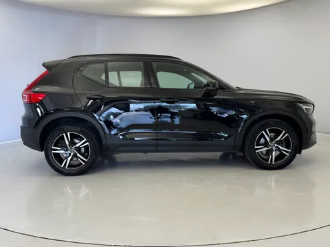 DX22LWH Volvo XC40 2.0 B3P Plus Dark 5dr Auto Thumbnail #5