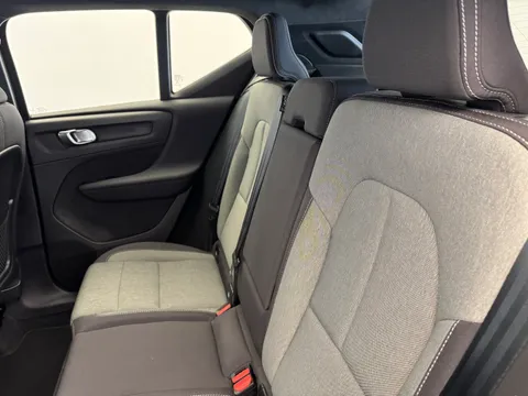 DX22LWH Volvo XC40 2.0 B3P Plus Dark 5dr Auto Thumbnail #10