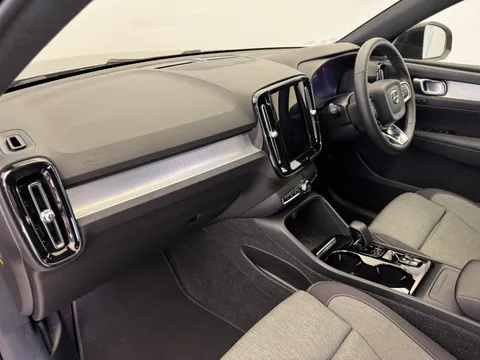 DX22LWH Volvo XC40 2.0 B3P Plus Dark 5dr Auto Thumbnail #13