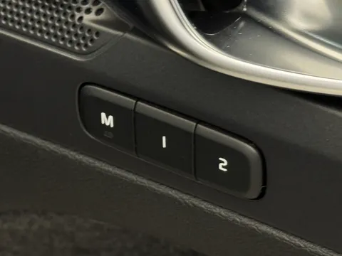 DX22LWH Volvo XC40 2.0 B3P Plus Dark 5dr Auto Thumbnail #21