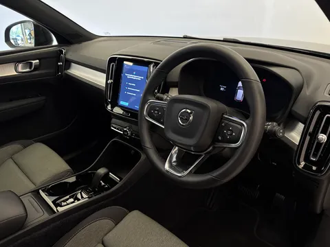 DX22LWH Volvo XC40 2.0 B3P Plus Dark 5dr Auto Thumbnail #14