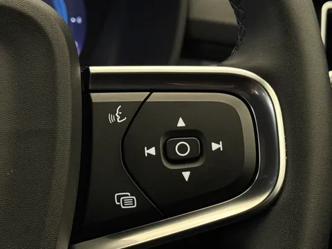 DX22LWH Volvo XC40 2.0 B3P Plus Dark 5dr Auto Thumbnail #25