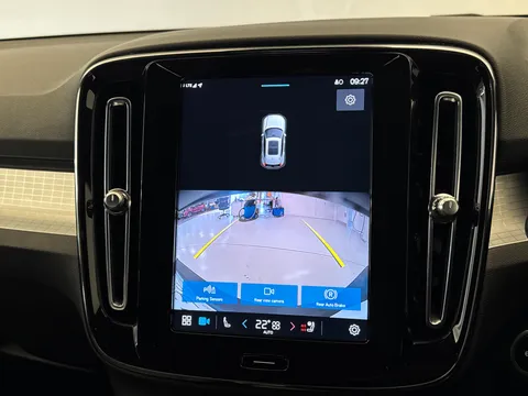 DX22LWH Volvo XC40 2.0 B3P Plus Dark 5dr Auto Thumbnail #27