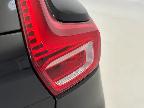 DX22LWH Volvo XC40 2.0 B3P Plus Dark 5dr Auto Thumbnail #37