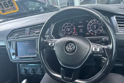 VA17UGM Volkswagen Tiguan 2.0 TDi 150 4Motion SEL 5dr DSG Thumbnail #4