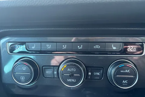 VA17UGM Volkswagen Tiguan 2.0 TDi 150 4Motion SEL 5dr DSG Thumbnail #14