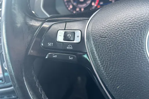 VA17UGM Volkswagen Tiguan 2.0 TDi 150 4Motion SEL 5dr DSG Thumbnail #24