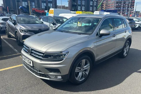 VA17UGM Volkswagen Tiguan 2.0 TDi 150 4Motion SEL 5dr DSG Thumbnail #31