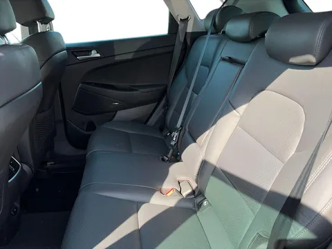 YT20GHH Hyundai Tucson 1.6 TGDi 177 Premium 5dr 2WD DCT Thumbnail #12