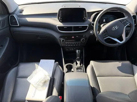 YT20GHH Hyundai Tucson 1.6 TGDi 177 Premium 5dr 2WD DCT Thumbnail #13
