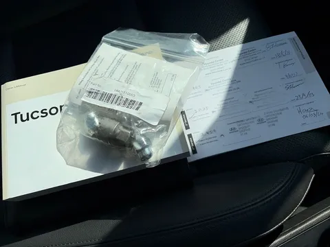 YT20GHH Hyundai Tucson 1.6 TGDi 177 Premium 5dr 2WD DCT Thumbnail #18