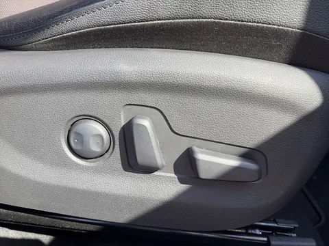 YT20GHH Hyundai Tucson 1.6 TGDi 177 Premium 5dr 2WD DCT Thumbnail #36