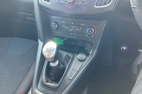 HV17WLW Ford Focus 1.5 TDCi 120 ST-Line 5dr Thumbnail #13