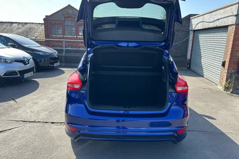 HV17WLW Ford Focus 1.5 TDCi 120 ST-Line 5dr Thumbnail #24