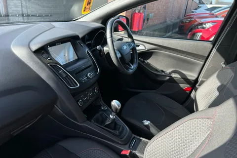 HV17WLW Ford Focus 1.5 TDCi 120 ST-Line 5dr Thumbnail #39