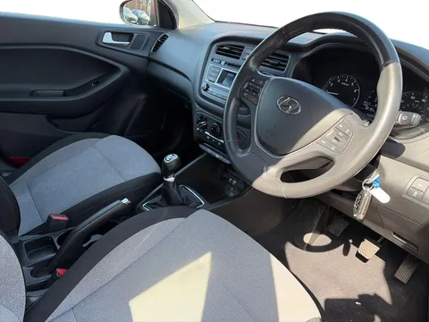 3 of 32 for Hyundai i20 1.2 SE 5dr