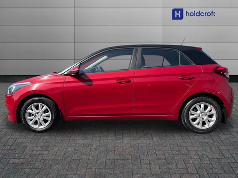 6 of 32 for Hyundai i20 1.2 SE 5dr