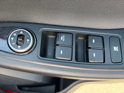 13 of 32 for Hyundai i20 1.2 SE 5dr