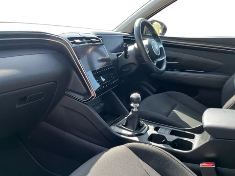 MT22TMV Hyundai Tucson 1.6 TGDi SE Connect 5dr 2WD Thumbnail #5
