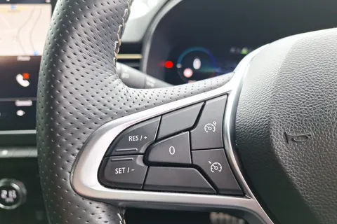 DY23BAA Renault Clio 1.6 E-TECH full hybrid 145 Engineered 5dr Auto Thumbnail #15