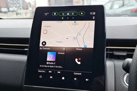 DY23BAA Renault Clio 1.6 E-TECH full hybrid 145 Engineered 5dr Auto Thumbnail #16