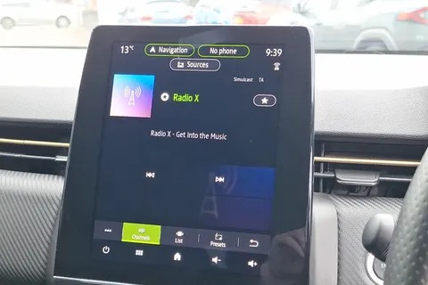 DY23BAA Renault Clio 1.6 E-TECH full hybrid 145 Engineered 5dr Auto Thumbnail #22