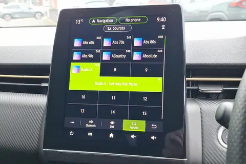 DY23BAA Renault Clio 1.6 E-TECH full hybrid 145 Engineered 5dr Auto Thumbnail #24