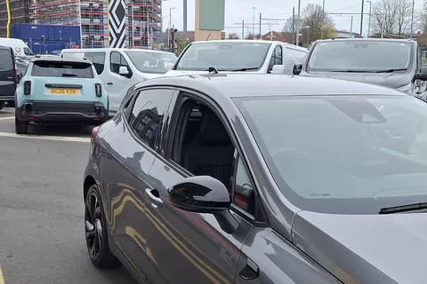 DY23BAA Renault Clio 1.6 E-TECH full hybrid 145 Engineered 5dr Auto Thumbnail #30