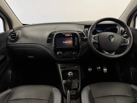 DC66VWT Renault Captur 0.9 TCE 90 Signature Nav 5dr Thumbnail #11