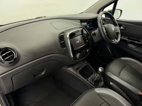 DC66VWT Renault Captur 0.9 TCE 90 Signature Nav 5dr Thumbnail #12