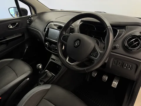 DC66VWT Renault Captur 0.9 TCE 90 Signature Nav 5dr Thumbnail #22