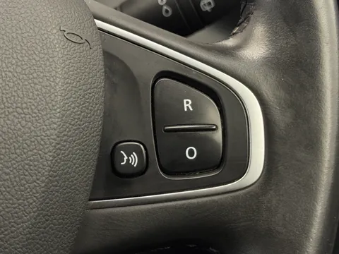 DC66VWT Renault Captur 0.9 TCE 90 Signature Nav 5dr Thumbnail #24