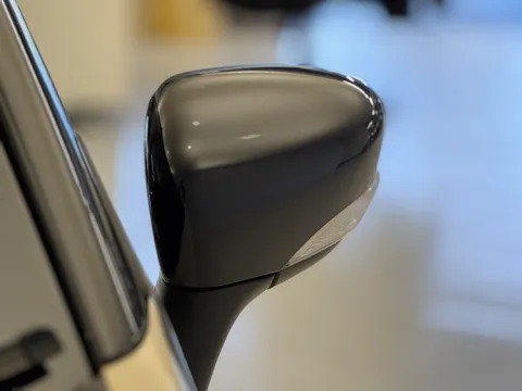 DC66VWT Renault Captur 0.9 TCE 90 Signature Nav 5dr Thumbnail #31