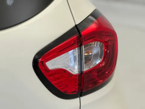 DC66VWT Renault Captur 0.9 TCE 90 Signature Nav 5dr Thumbnail #33