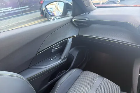 NL74LWU Peugeot 2008 1.2 PureTech 130 GT 5dr EAT8 Thumbnail #26