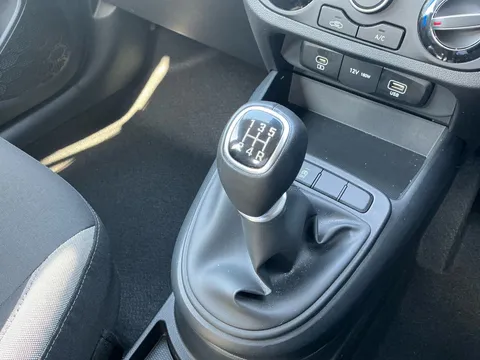 DY24ENR Hyundai i10 1.0 Advance 5dr Thumbnail #13