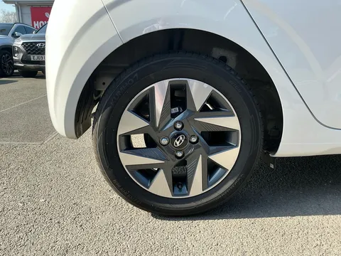 DY24ENR Hyundai i10 1.0 Advance 5dr Thumbnail #17