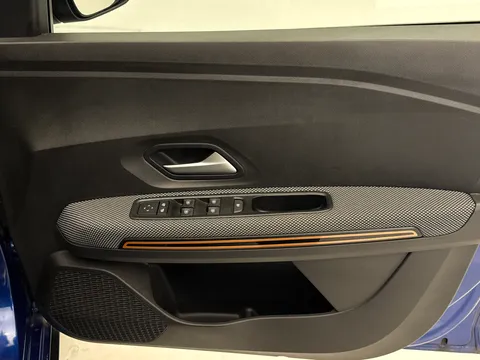 DY23BFJ Dacia Sandero Stepway 1.0 TCe Expression 5dr Thumbnail #18