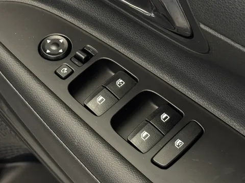 DS26LCM Hyundai i20 1.0T GDi 90 Tech Line 5dr Thumbnail #18