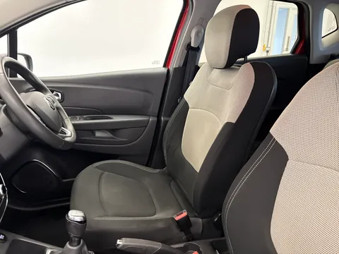 HN69EZM Renault Captur 0.9 TCE 90 Iconic 5dr Thumbnail #13