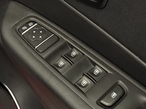 HN69EZM Renault Captur 0.9 TCE 90 Iconic 5dr Thumbnail #20