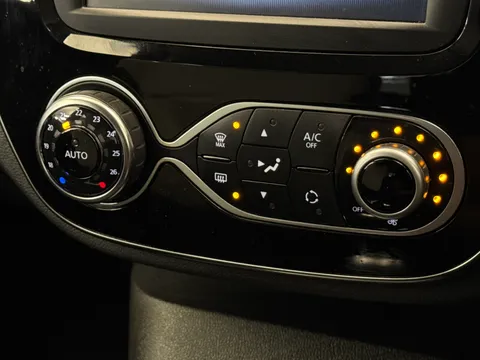 HN69EZM Renault Captur 0.9 TCE 90 Iconic 5dr Thumbnail #27