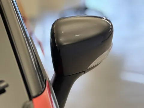 HN69EZM Renault Captur 0.9 TCE 90 Iconic 5dr Thumbnail #31